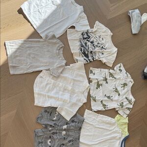 Old Navy Kids Short Sleeve Tees - White, Gray, Green